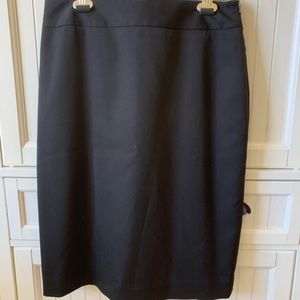 Chic black pencil skirt